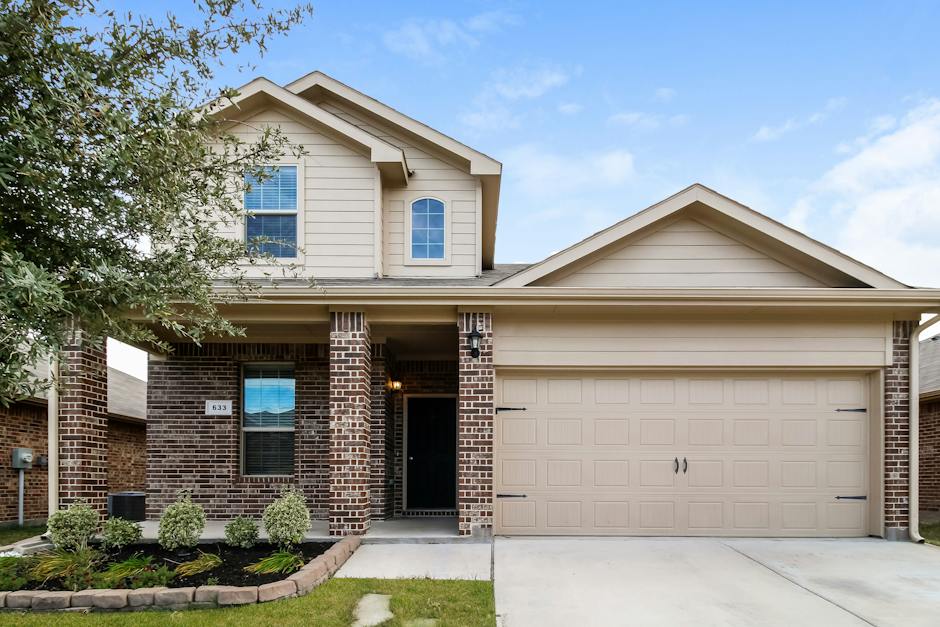 633 CAMERON WAY, AZLE, TX 76020 | AZLE, TX 76020 | 5 Bedroom Home for ...