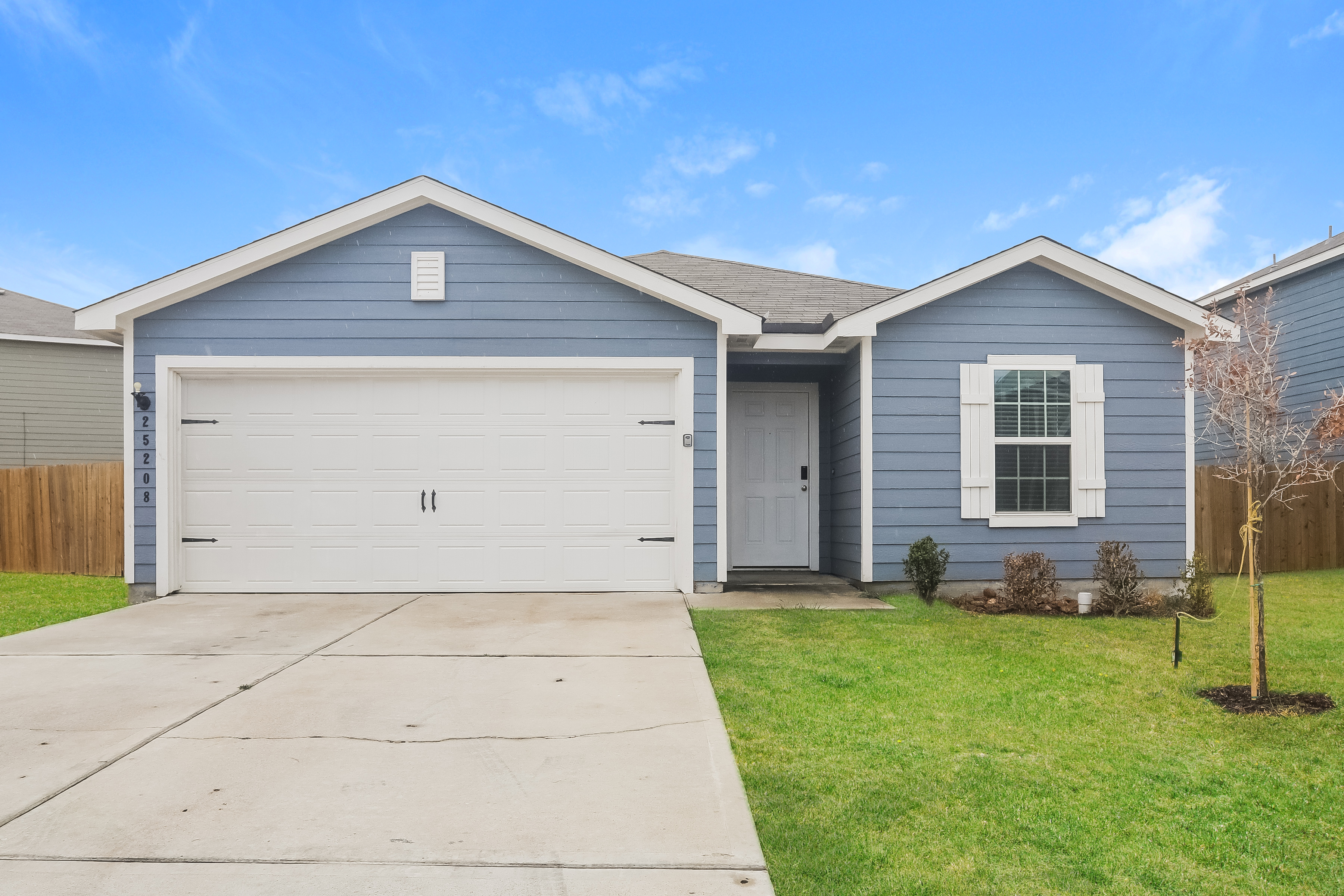 3 Bedroom House – 25208 Dickens Drive, Magnolia, TX 77355