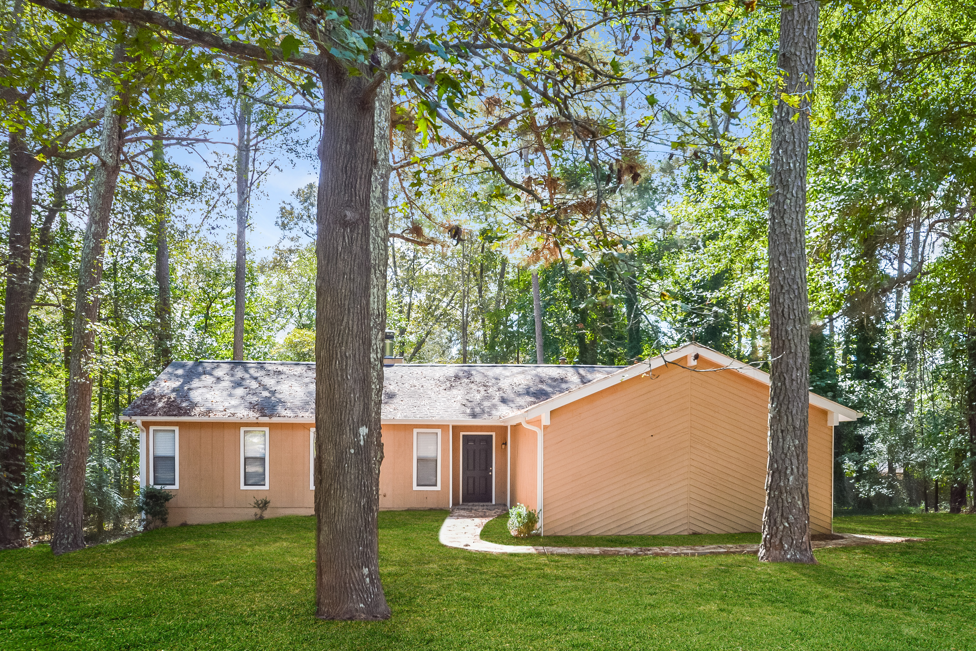 3 Bedroom House – 1235 Woodland Ct SE, Conyers, GA 30013