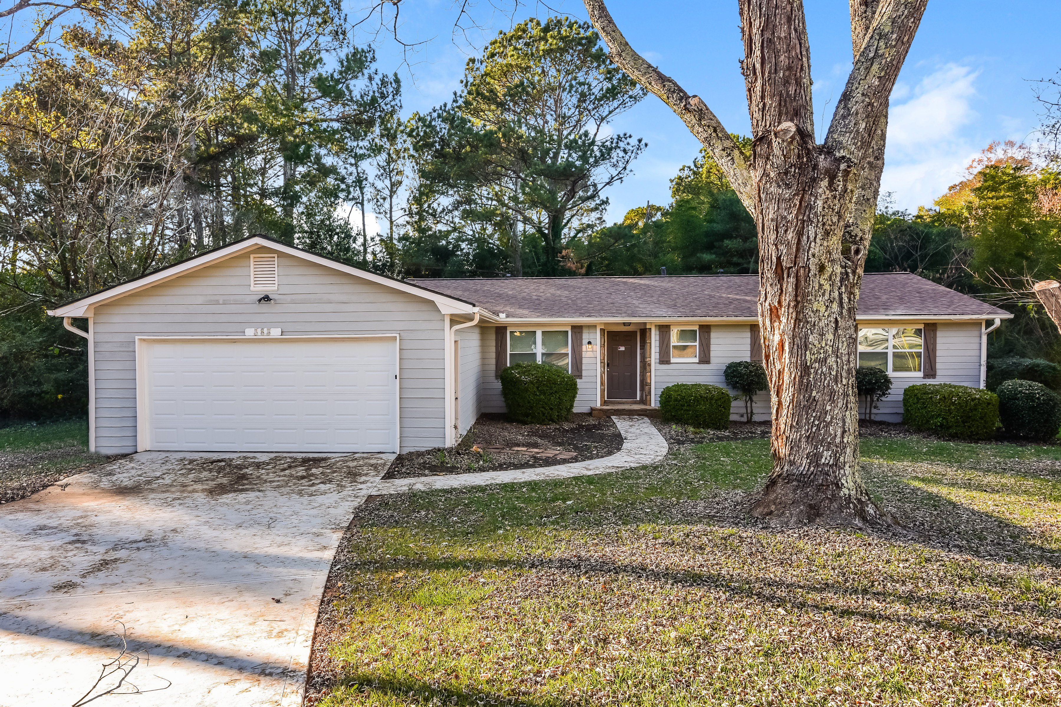 3 Bedroom House – 383 Rock Meadow Dr, STONE MOUNTAIN, GA 30088