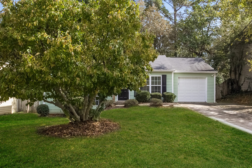 1401 Mill Lake Cir Stone Mountain, GA 30088