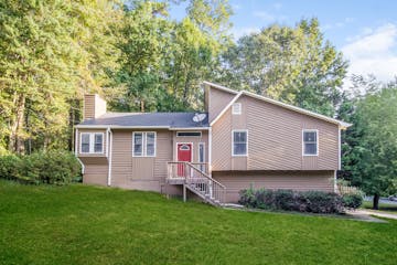 2490 Deerfield Dr NW Kennesaw, GA 30144