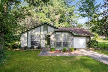 8495 N Pond Dr Riverdale, GA 30274