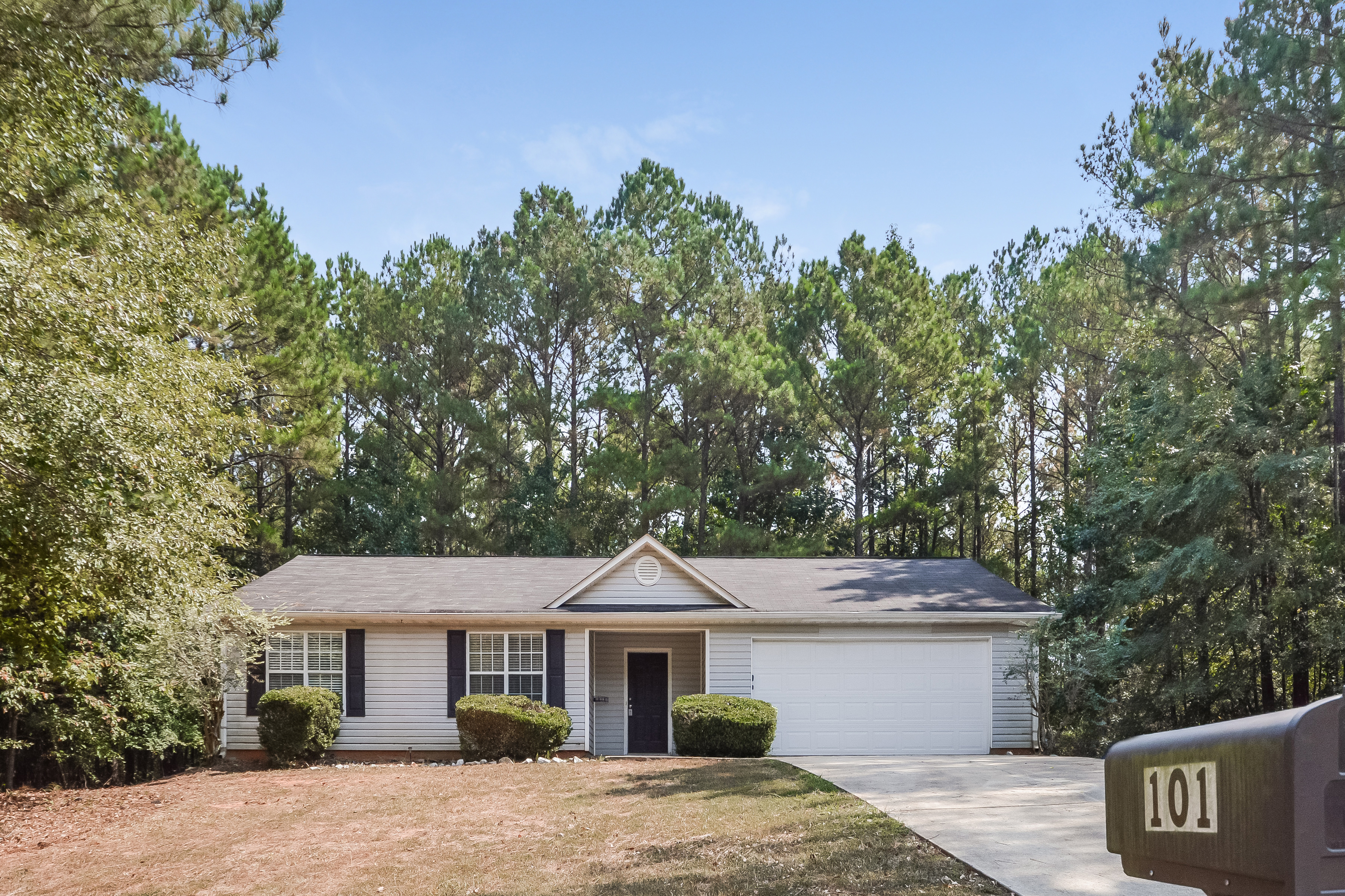 3 Bedroom House – 101 Honey Ln, McDonough, GA 30252