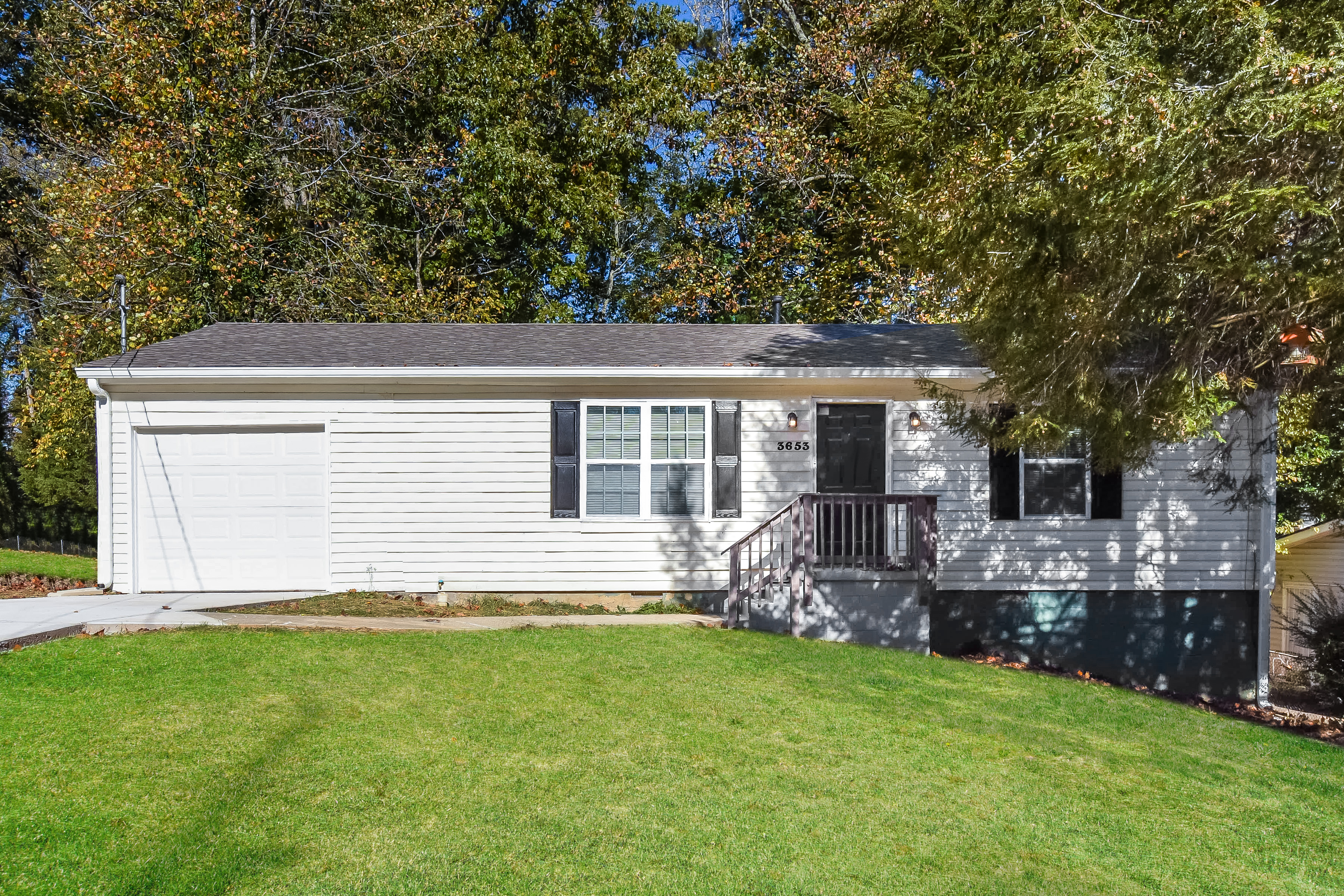 2 Bedroom House – 3653 Barrow Pl SW, Atlanta, GA 30331