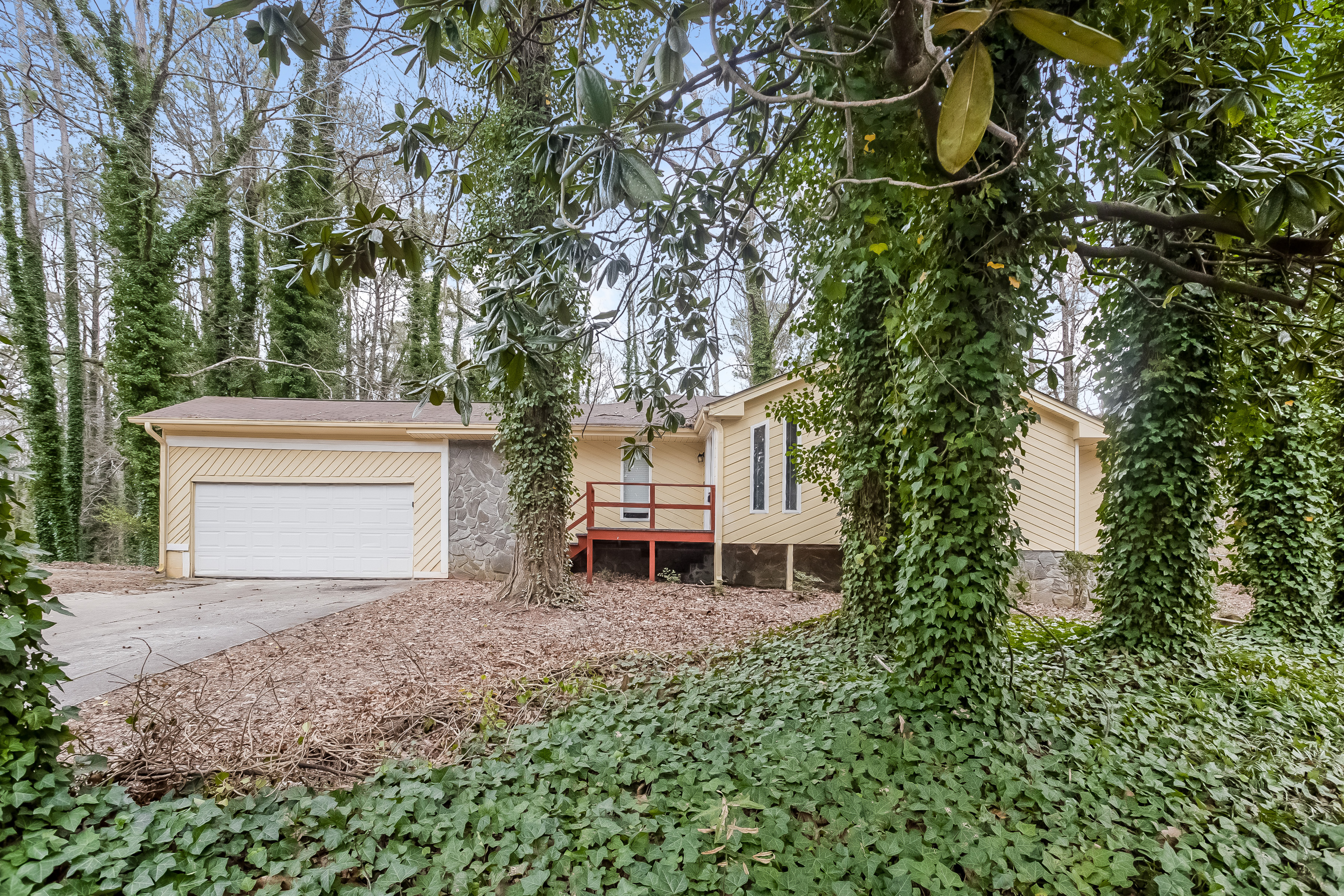 3 Bedroom House – 1960 W Kimberly Rd SW, Atlanta, GA 30331
