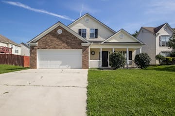 1269 Creekview Cir Riverdale, GA 30296