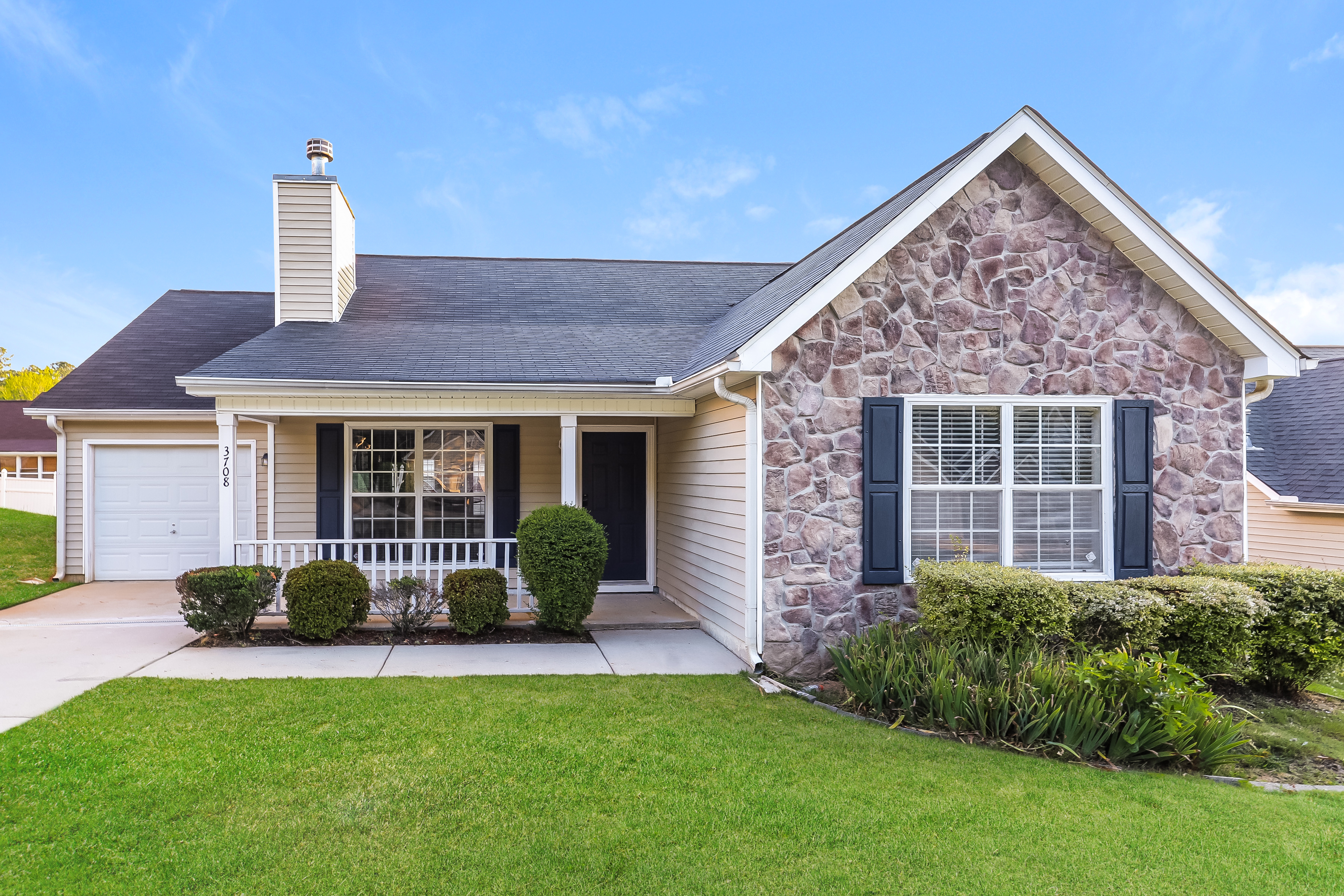3 Bedroom House – 3708 POINTE CIR, FAIRBURN, GA 30213