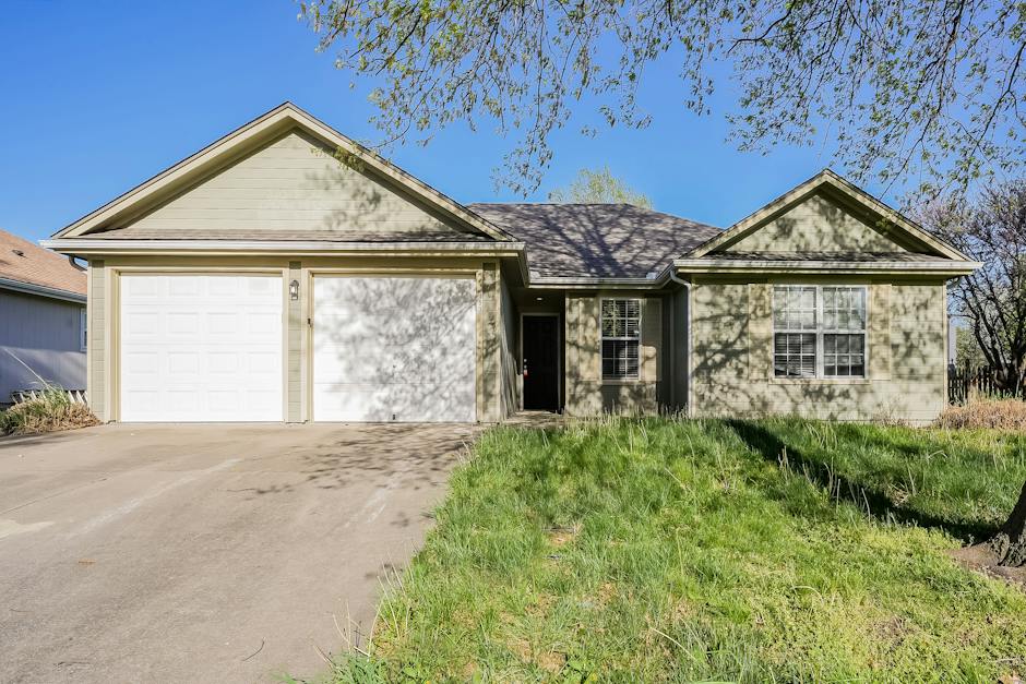 853 S W HARVEST DR, GRAIN VALLEY, MO 64029 | GRAIN VALLEY, MO 64029 | 3 ...