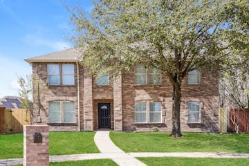 105 FOXTAIL CT RED OAK, TX 75154