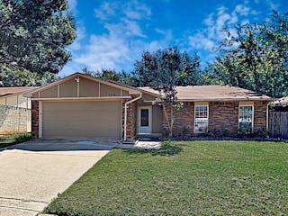 7304 Whitewood Dr Fort Worth, TX 76137