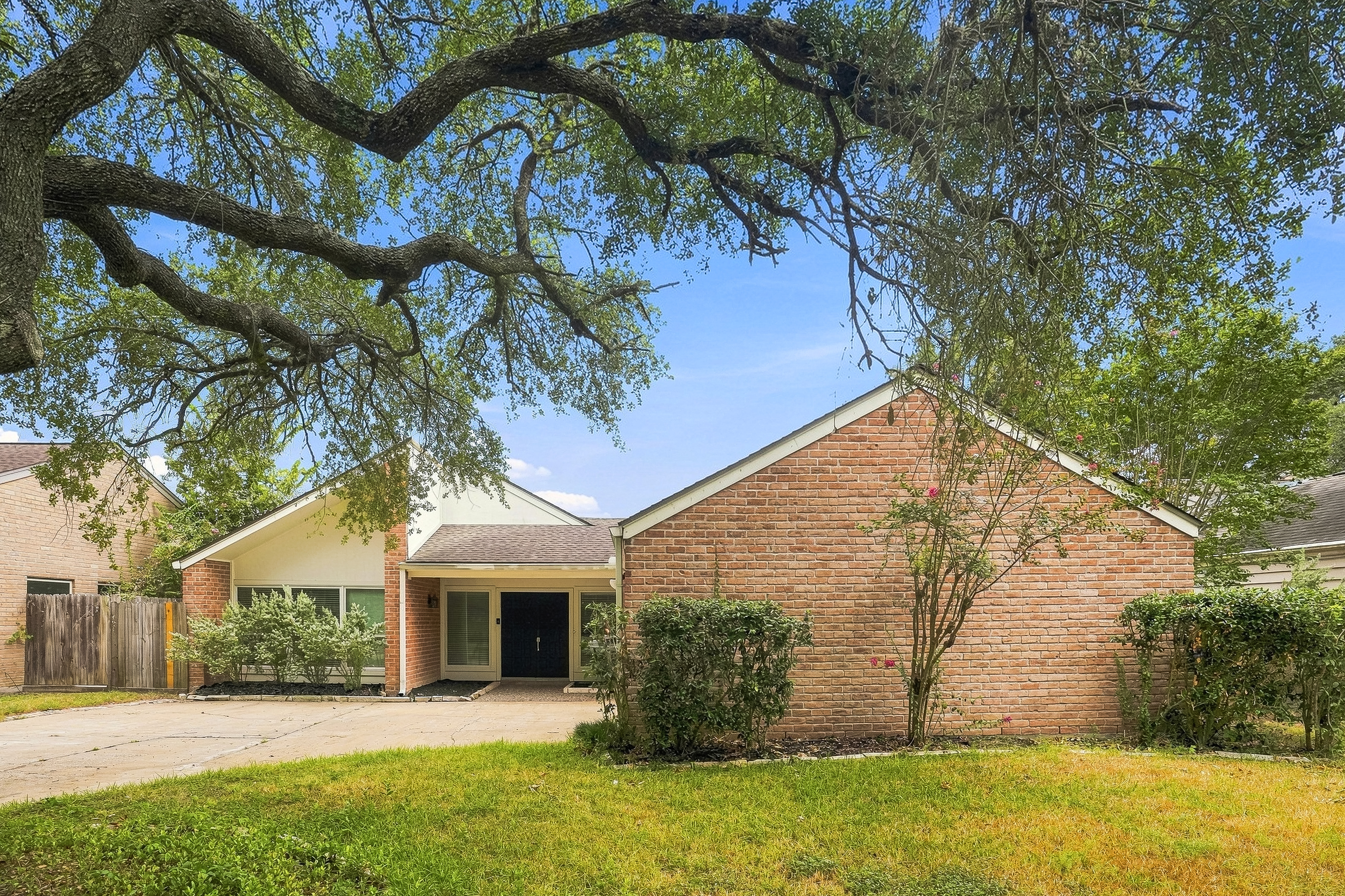 4 Bedroom House – 4518 Sylvan Glen Dr, Houston, TX 77084