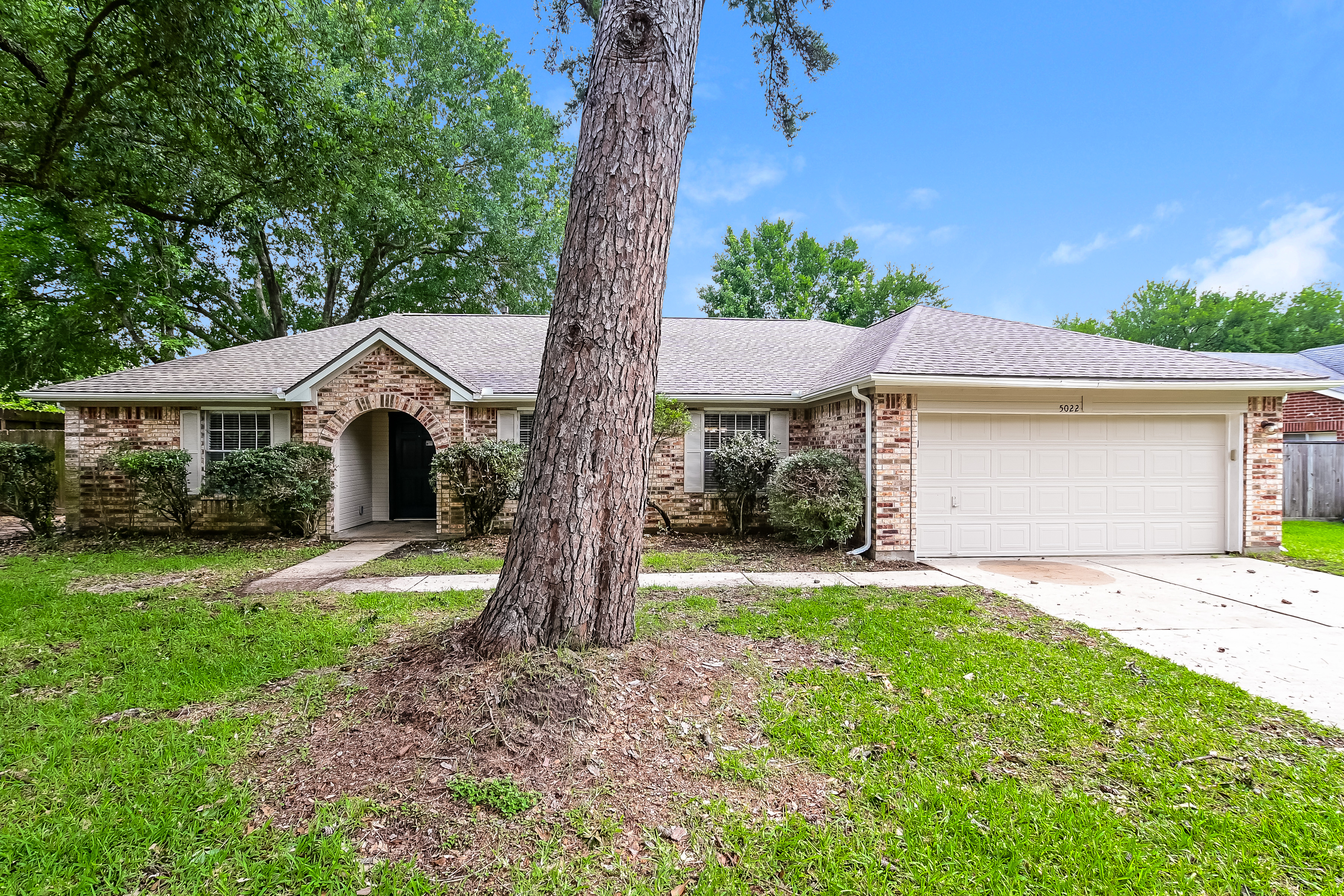 4 Bedroom House – 5022 CAMBERLEIGH LN, SPRING, TX 77388