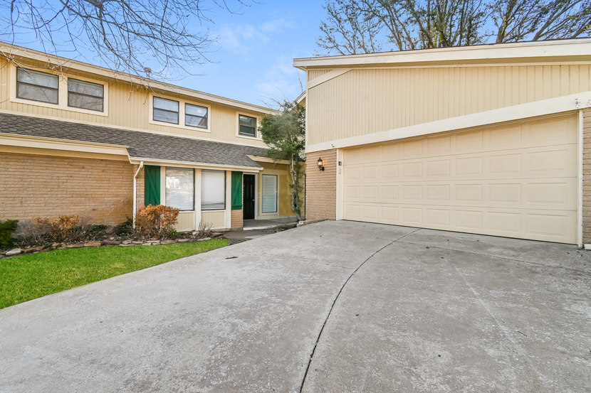 6204 Lansbrook Court Oklahoma City, OK 73132
