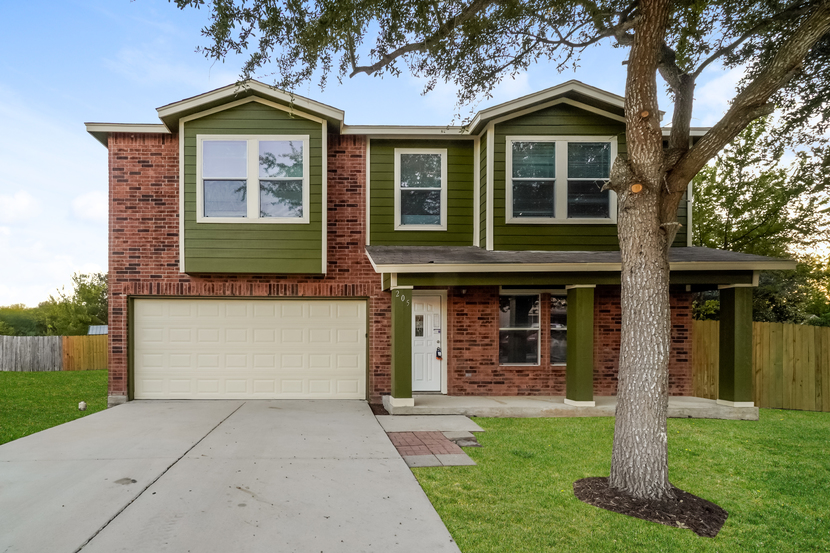 205 Hinge Loop Cibolo, TX 78108