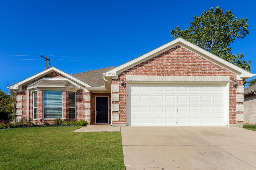 10529 Splitridge Court Fort Worth, TX 76108