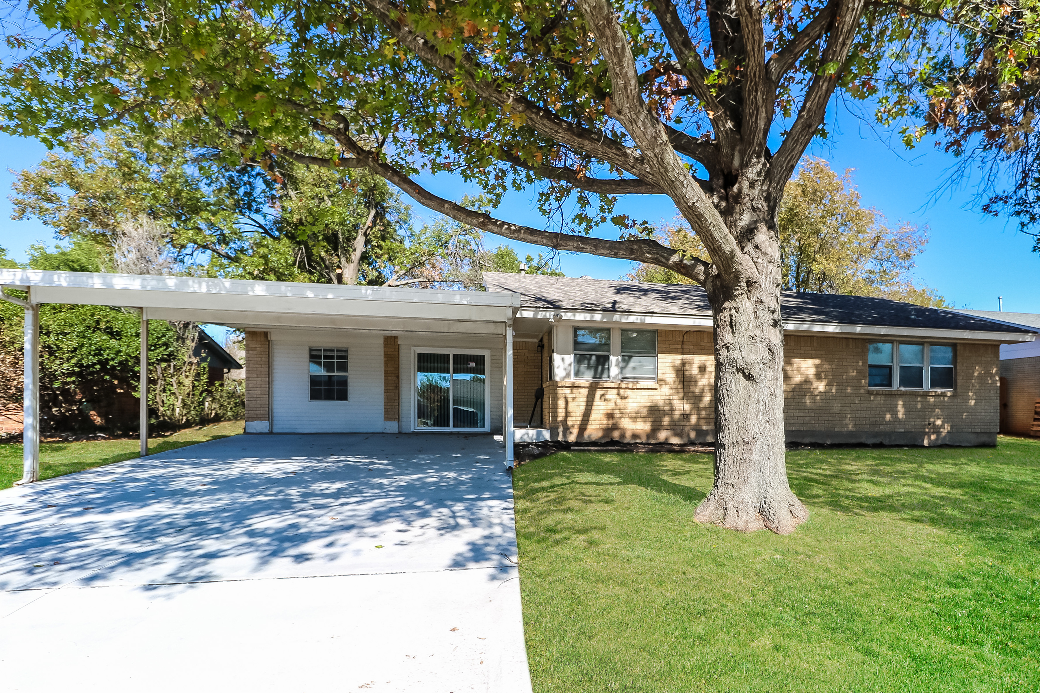 217 Cherrywood Dr Moore, OK 73160