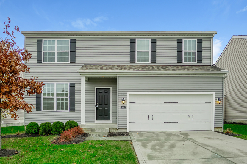 181 HONEY LOCUST LN COMMERCIAL POINT, OH 43116