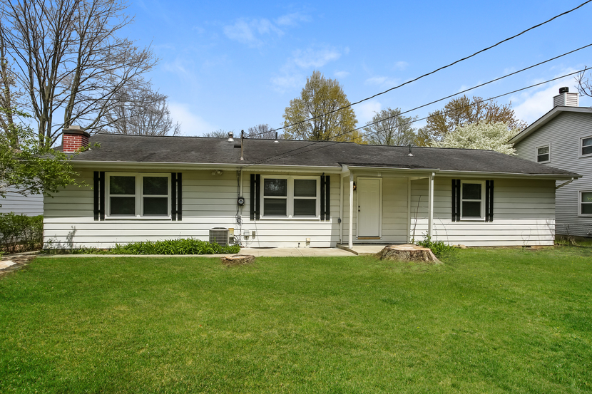 3735 Gairlock Dr Columbus, OH 43228