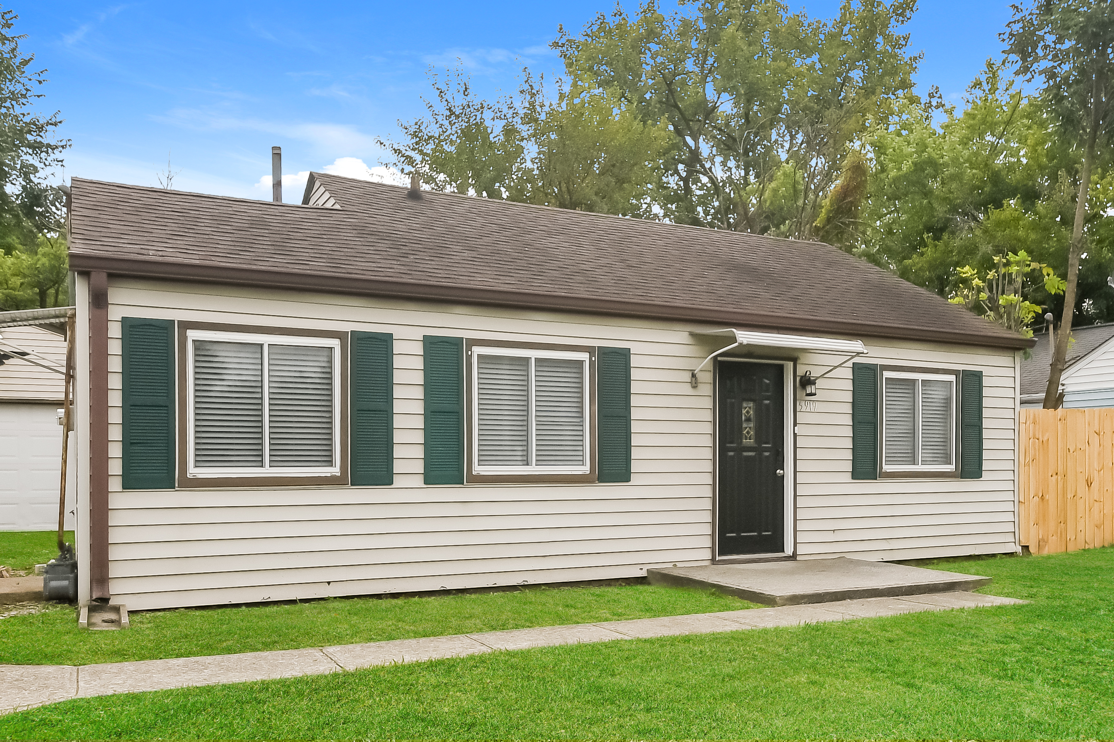 5919 E 16Th St Indianapolis, IN 46218
