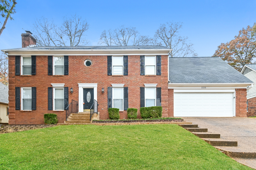 2231 OAK HOLLOW LN CORDOVA, TN 38016