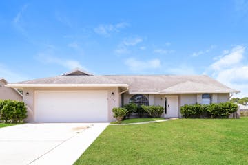 1568 Glendale Ave NW Palm Bay, FL 32907