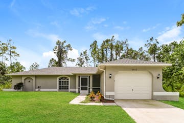 4502 21st St E Alva, FL 33920