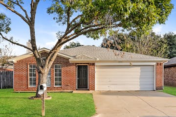 1359 Lincolnshire Way Fort Worth, TX 76134