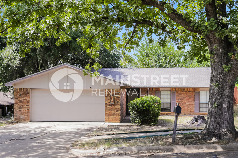 6515 Forestview Dr Arlington, TX 76016
