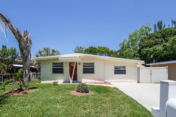 1911 3rd Ave E Bradenton, FL 34208