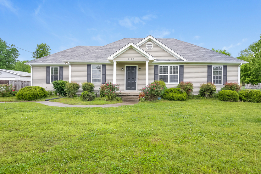 223 Jonathan Way Murfreesboro, TN 37127
