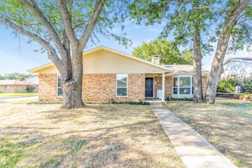 1137 Wood Heights Dr Lewisville, TX 75067