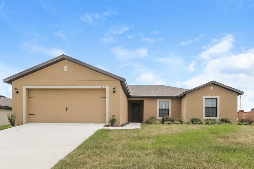 1665 Luft Ln Mascotte, FL 34753
