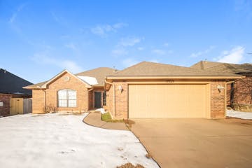 17029 WOODVINE DR Oklahoma City, OK 73012