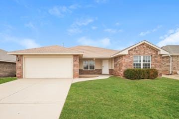 4601 WAGNER LAKE DR YUKON, OK 73099