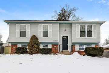 8509 GAINSBOROUGH DR LOUISVILLE, KY 40291