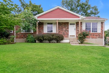 8204 Rochelle Rd Louisville, KY 40228