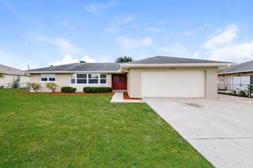 850 SILVER SPRINGS NW PORT CHARLOTTE, FL 33948