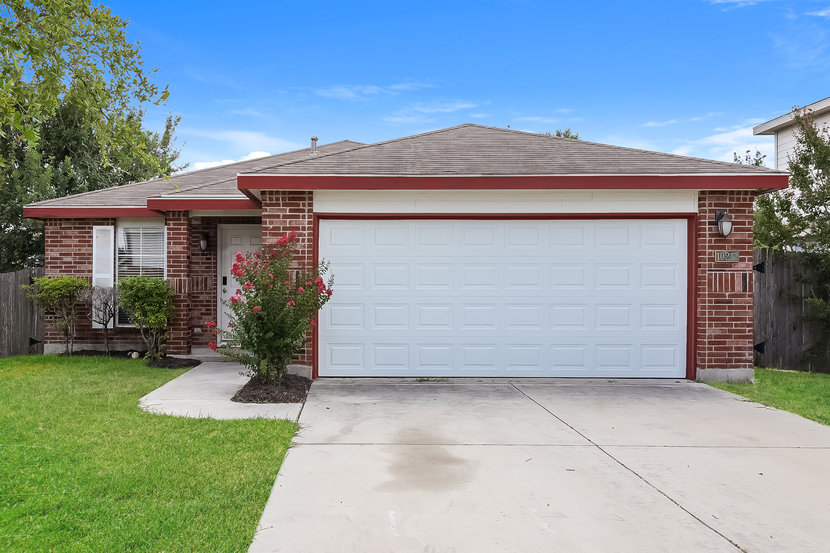 10211 Round Rock Way Universal City, TX 78148