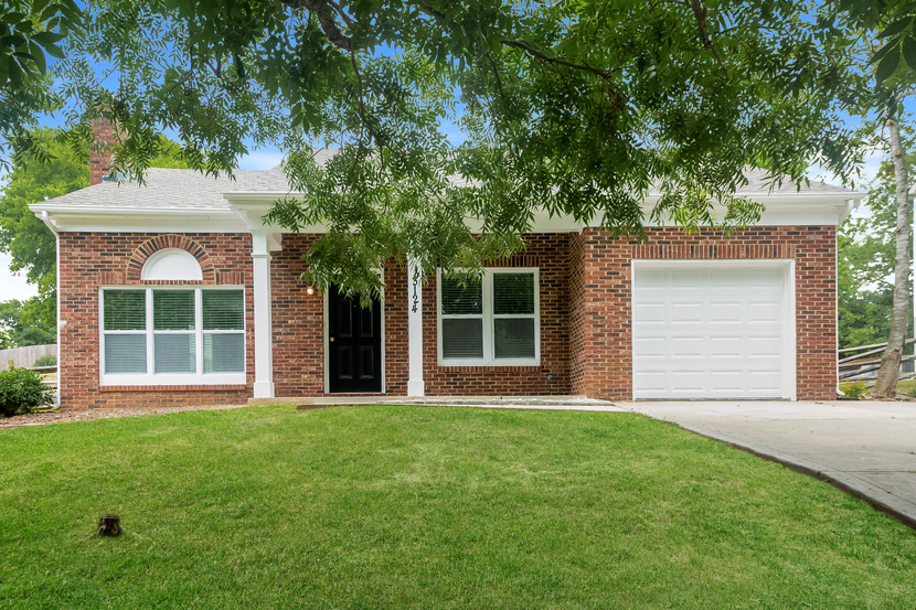 3124 Harris Mill Ln Charlotte, NC 28262