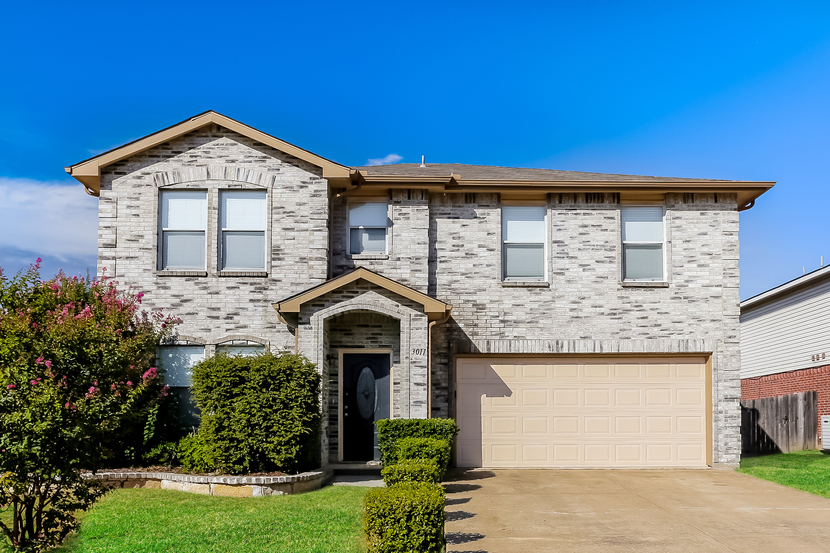 3011 Clemente Dr Grand Prairie, TX 75052