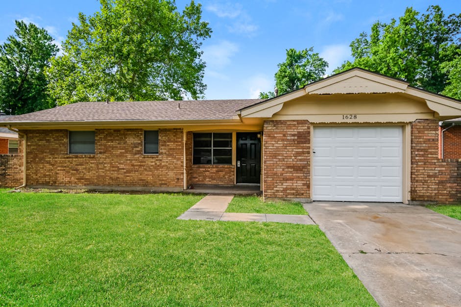 1628 Avondale Dr, Norman, OK 73069 Home for Rent 3 Beds, 1.5 Baths
