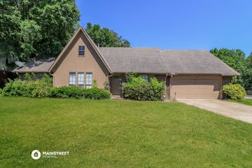 2700 Rockcreek Pkwy Cordova, TN 38016