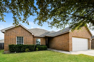 288 Edison Ln Crowley, TX 76036