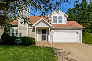 102 S Janell Dr Olathe, KS 66061