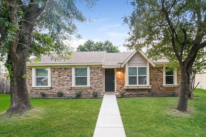 912 Carom Way Dallas, TX 75217