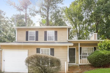 2089 Glenwood Downs Dr Decatur, GA 30035