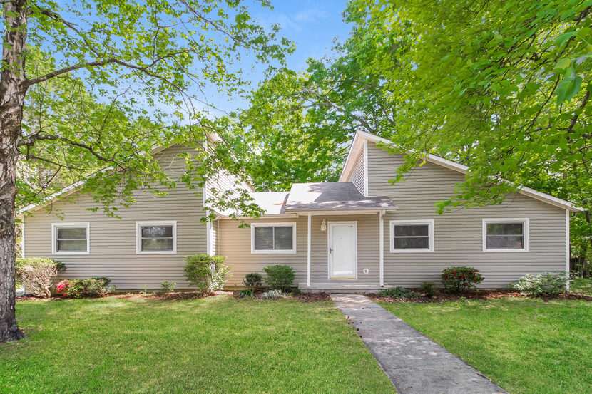 3012 Manchester Dr Jamestown, NC 27282