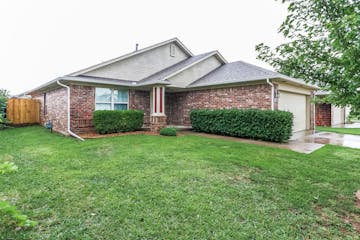 2708 Edgemere Rd Norman, OK 73071
