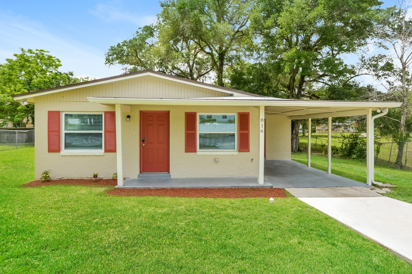 816 Valleydale Ave DeLand, FL 32720